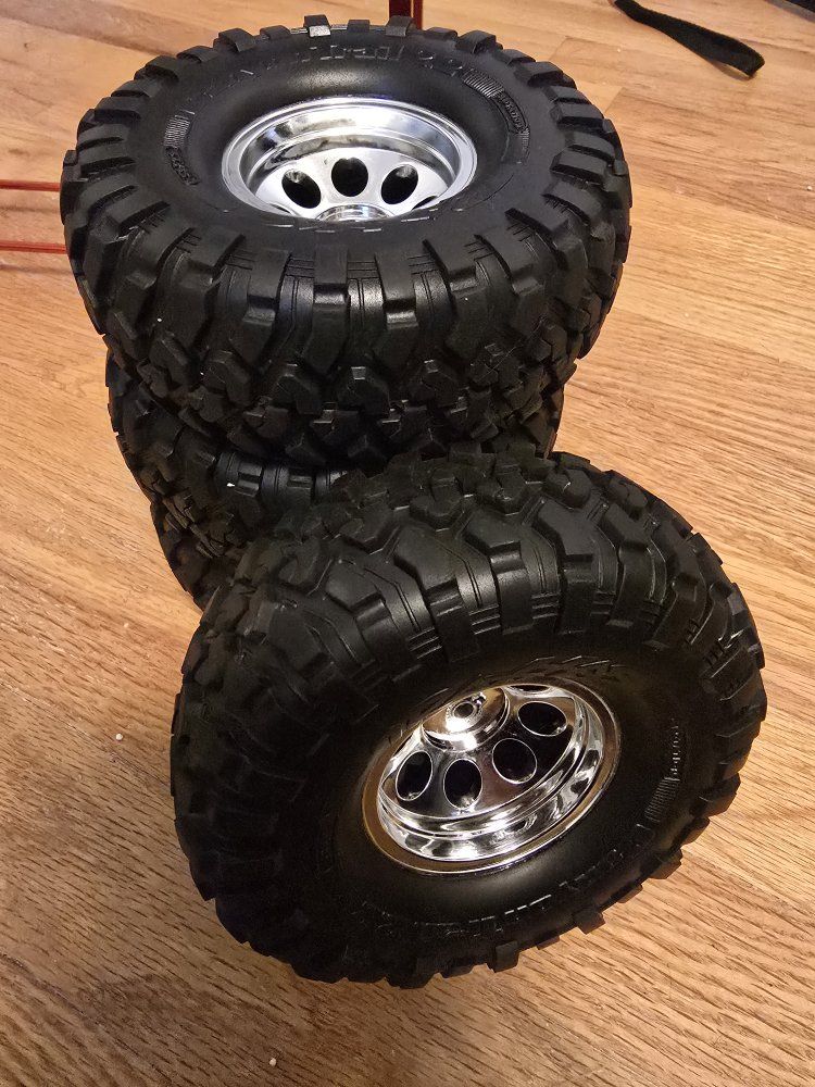 Canyon trail 2.2 RC tires w wheels