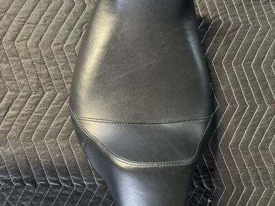 Dyna Lowrider S Stock Solo Seat.