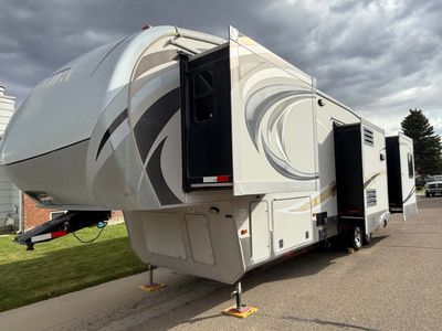 2012 montana high country 343rl