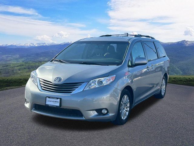 2016 Toyota Sienna XLE 8-Passenger