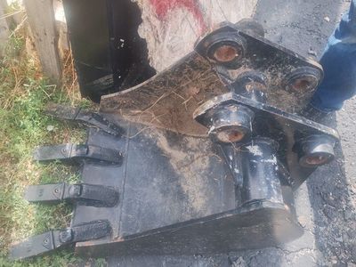 18 in kabuta backhoe bucket