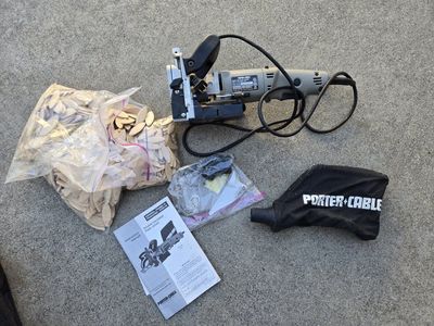 Porter-Cable Model 557 Plate Jointer Biscuit Joiner with Bag and Biscuits