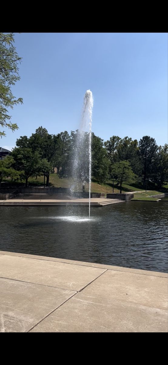 Wedding Fountain! 7.5 HP 30+ Feet Tall