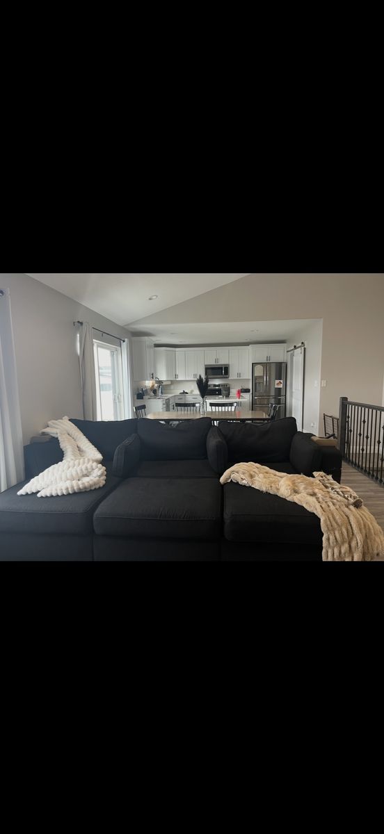 Main image 6