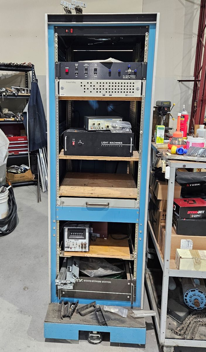19" Equipment Rack / Server Rack