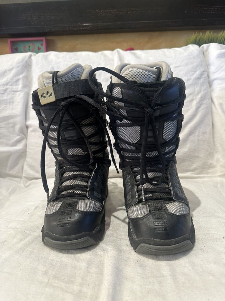 Thirtytwo Women’s 8 Black/Grey Snowboard Boots