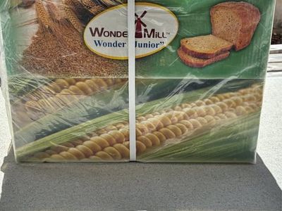 BRAND NEW WONDERMILL Junior Deluxe Grain Mill