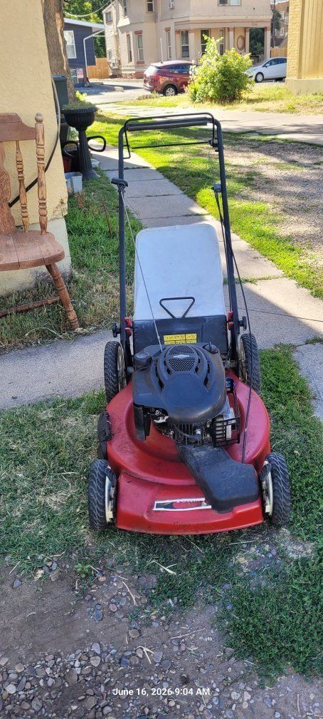 Toro Recycler 22" Self-Propelled Gas Lawn Mower with Bagger -