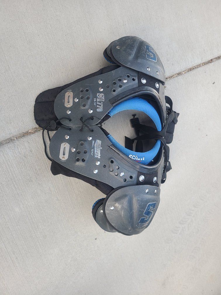 football shoulder pads, small