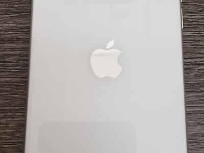 Iphone SE - 64GB - 3 GEN - Unlocked