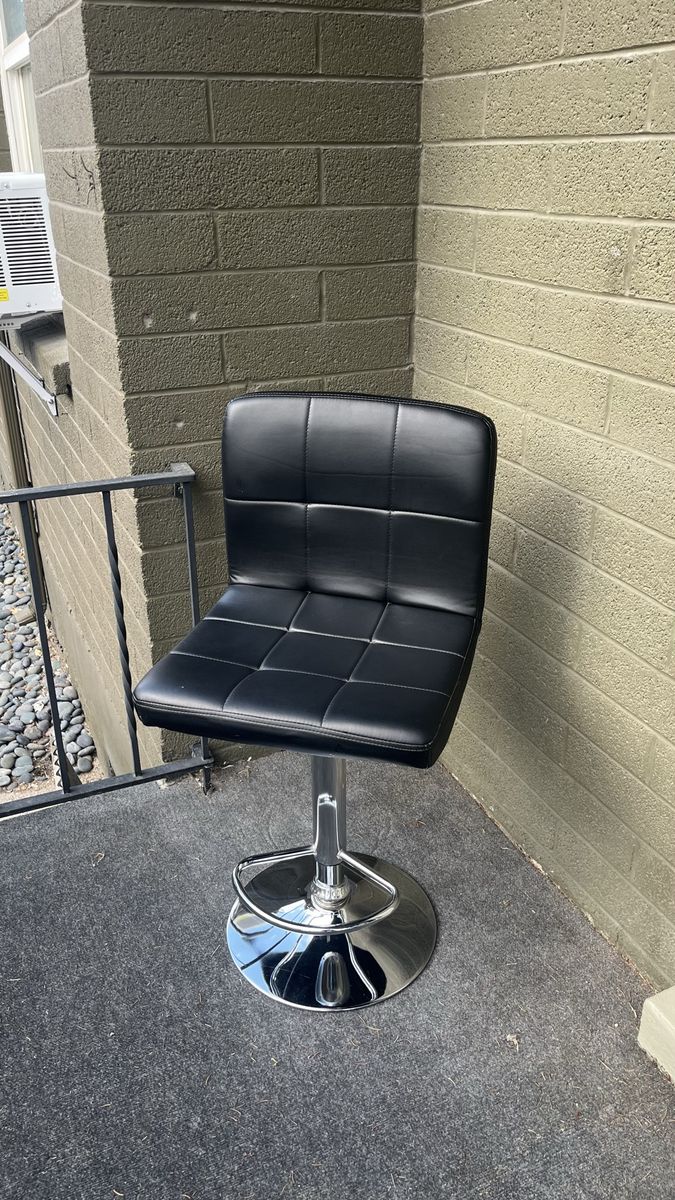 Adjustable Black Swivel Bar Stool with Chrome Base