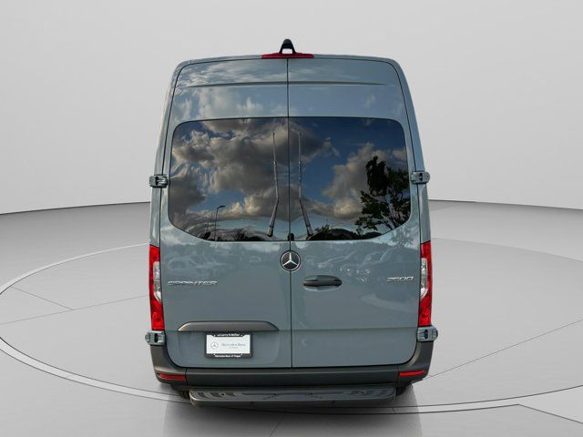 Main image 4