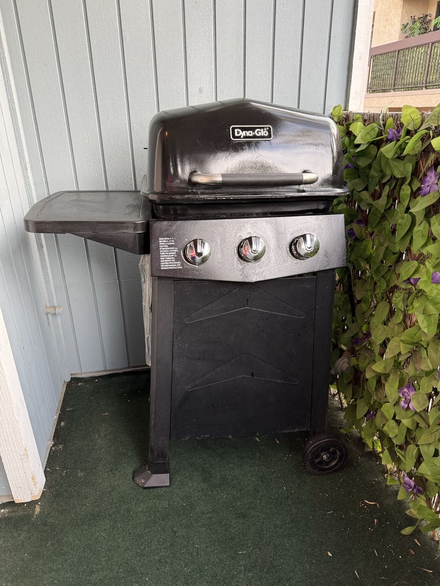 BBQ Grill- Dyna Glo