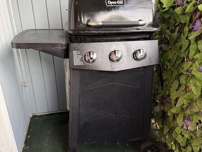 BBQ Grill- Dyna Glo