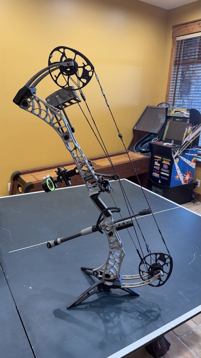 Mathews V3x 33 29' Mod