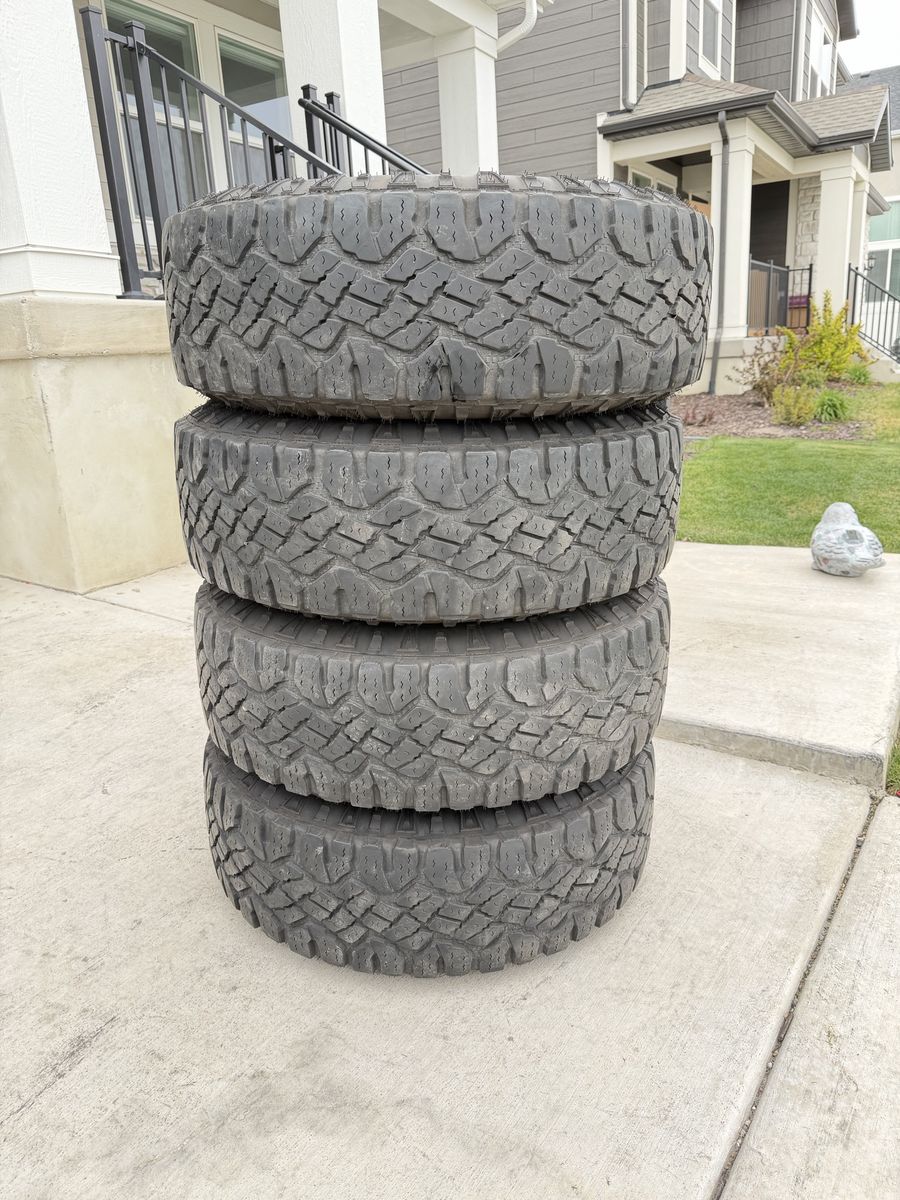 285/75R18 Goodyear Wrangler Duratrac Load E