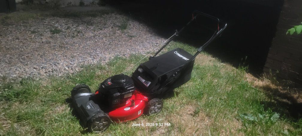 snapper lawn mower self propelled good working conditions.