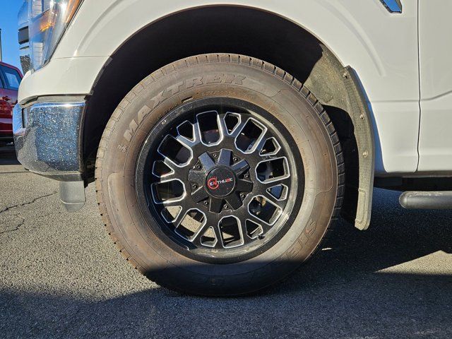 Main image 12