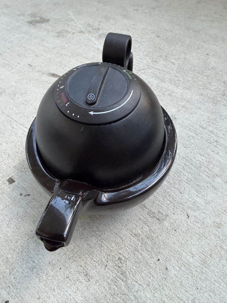 Black Ceramic Teapot with Stainless Steel Infuser Basket and Timer Lid