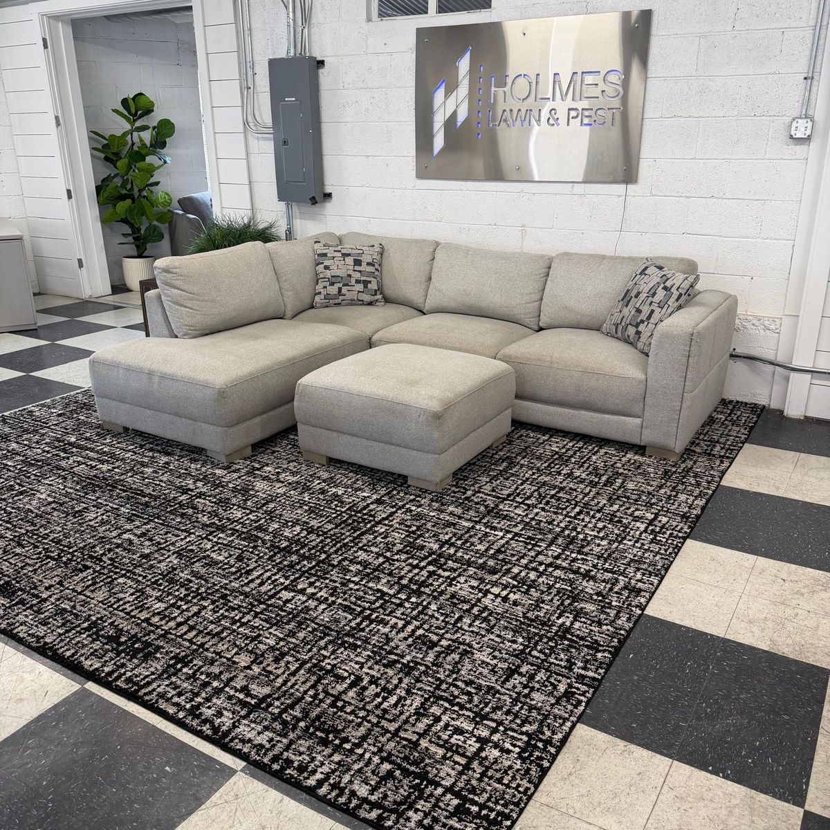 COSTCO DRAYDEN FABRIC SECTIONAL W/ OTTOMAN!!