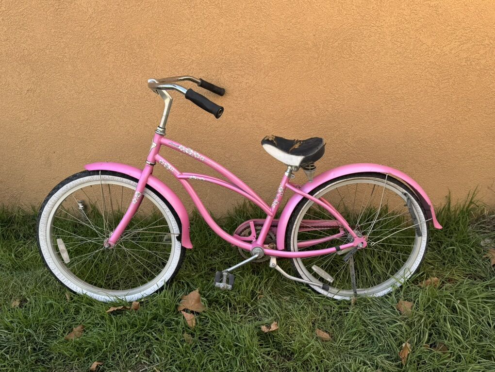 26 Electra Hawaii Beach Cruiser Bike