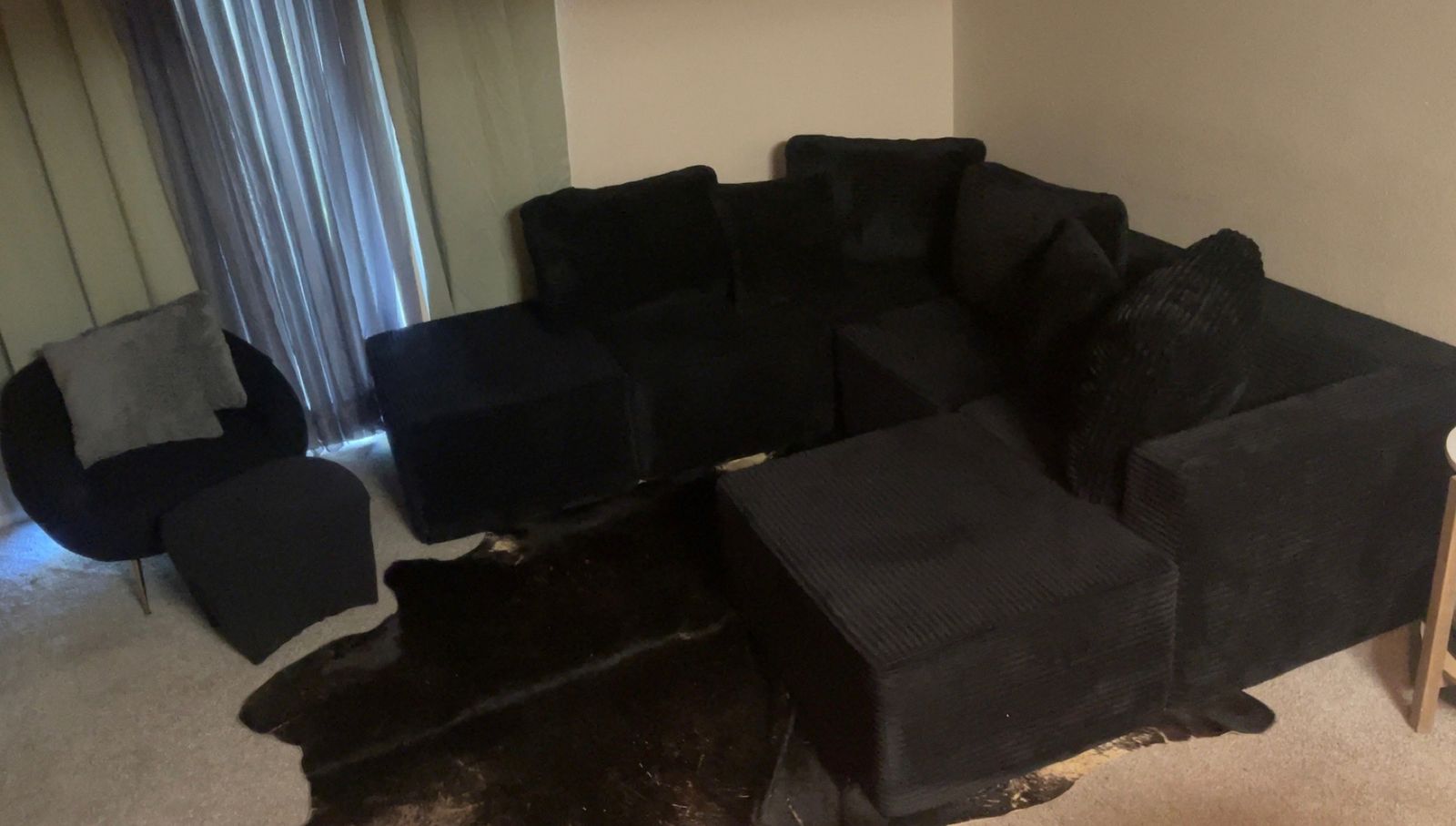 EXTRA LARGE 6 PIECE BONELESS COUCH