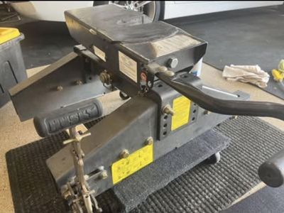 Husky 26K Fifth wheel Hitch