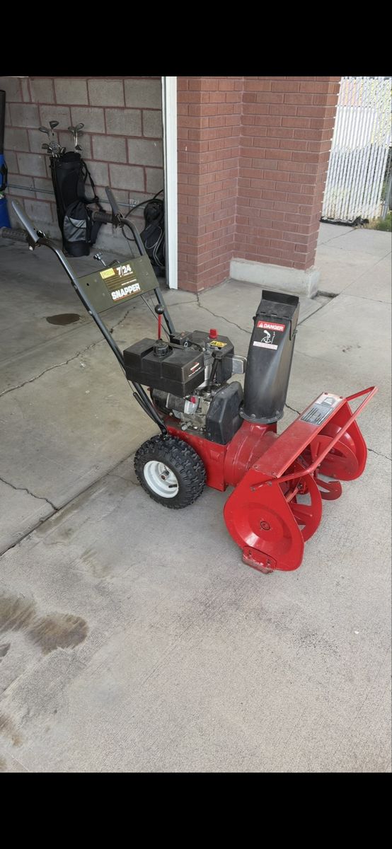 Snapper 7/24 7HP 24" Snow Blower - Powerful 2-Stage Gas Snowthrower