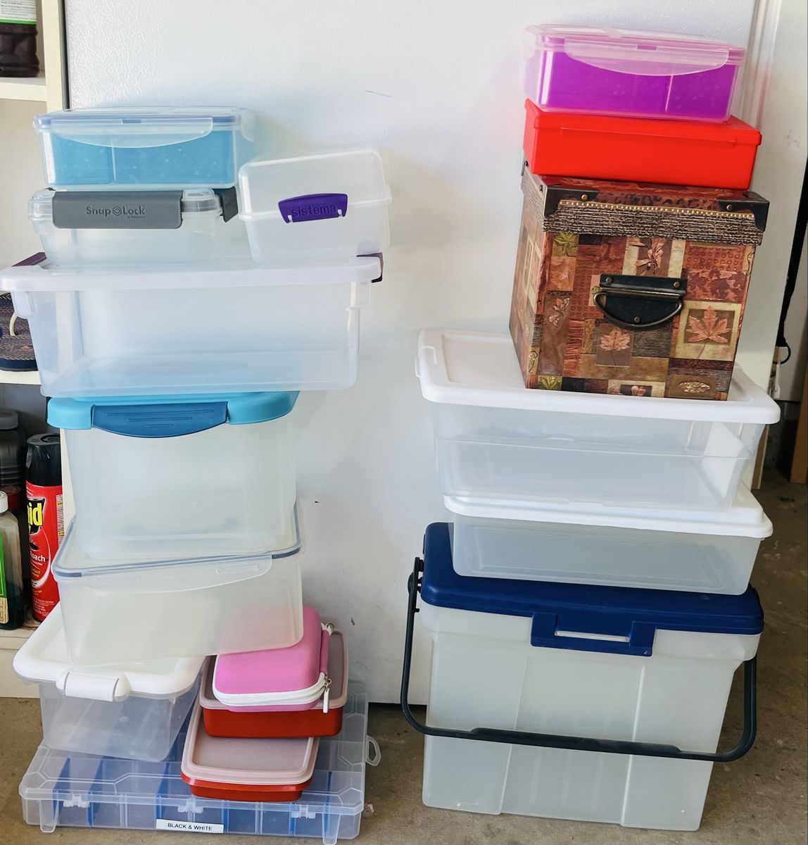 17 medium sized storage containers
