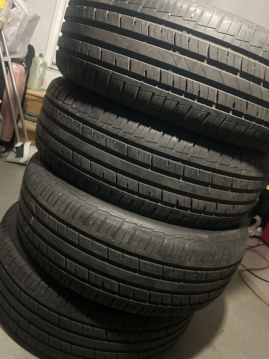 Set of 4 tires 235/60/18 mastercrat stratus 280.00