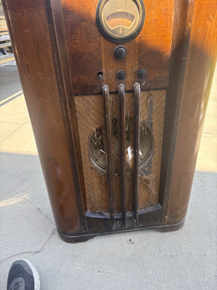 PHILCO RADIO FROM 1938 ANTIQUE