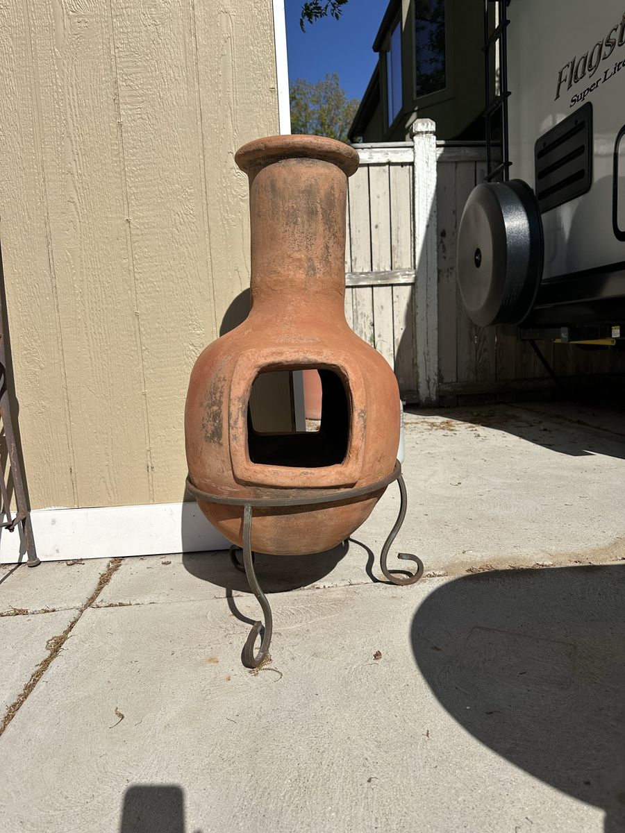 Terracotta fire pit stove
