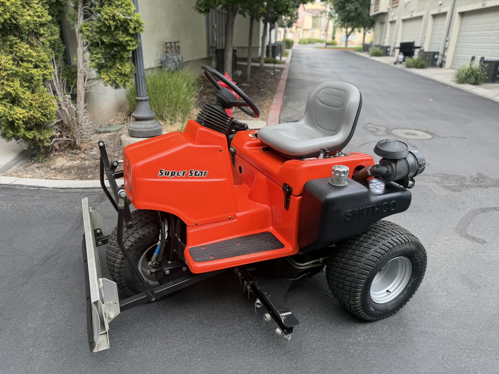 Smithco Super Star Bunker Rake / Golf Course Maintenance Vehicle