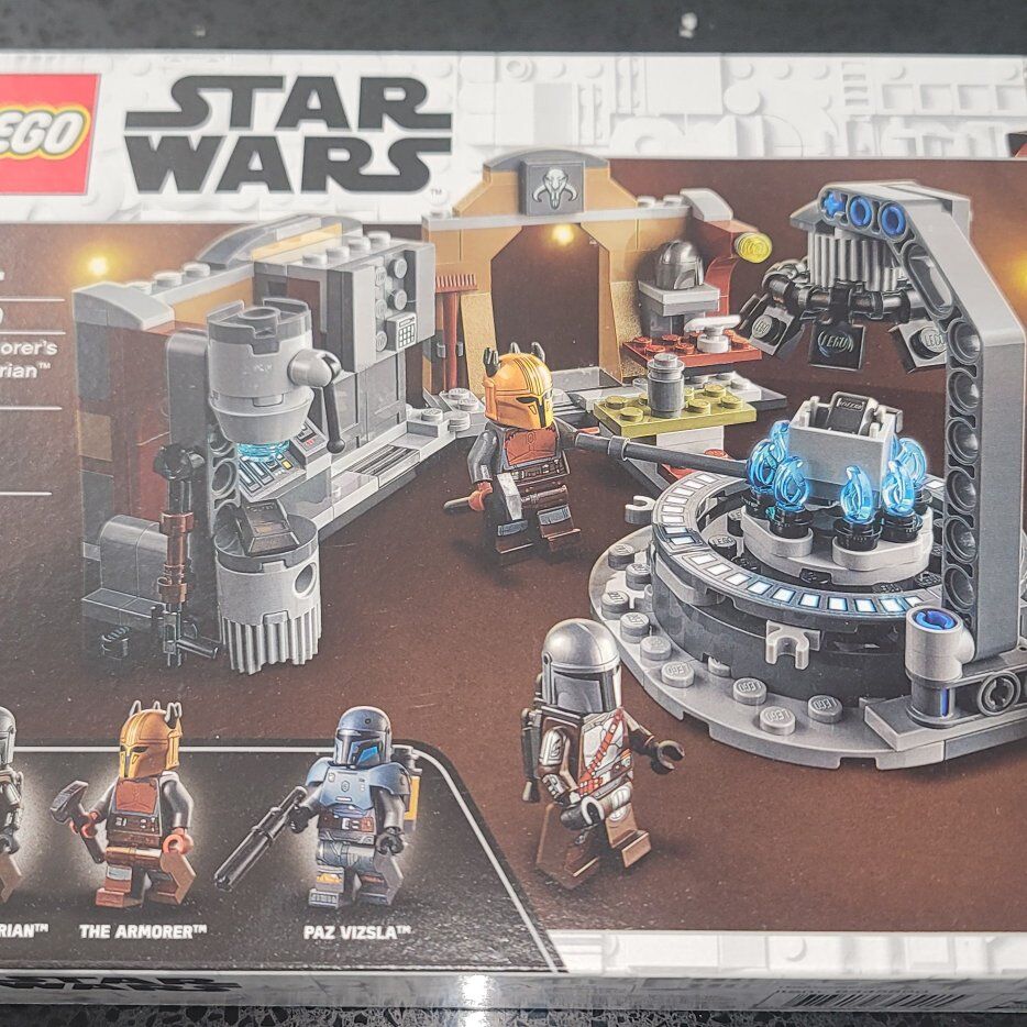 LEGO Star Wars 75319 The Mandalorian Forge