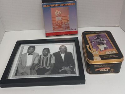 OLLECTIIN OF 3 BOXING COLLECTIBLES