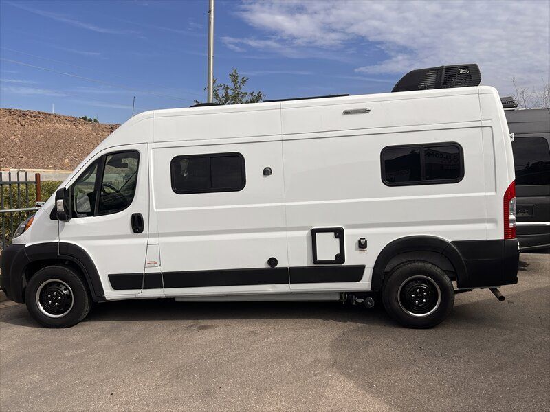 2022 WINNEBAGO SOLIS 59p