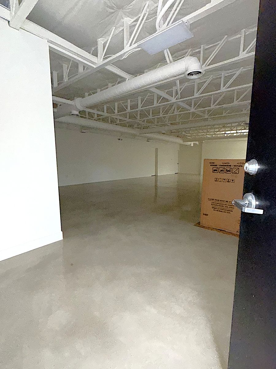 Main image 5
