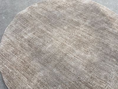 Round rug 5’3”