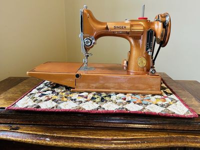 1948 Singer Featherweight 221 Sewing Machine