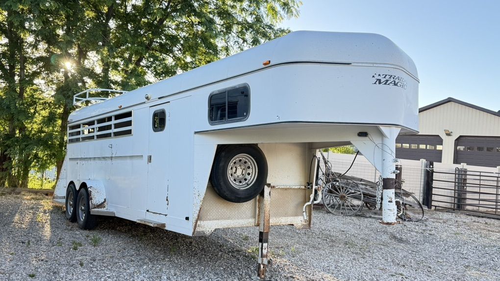 2002 4 Horse Trail Magic Horse Trailer