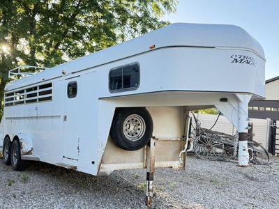 2002 4 Horse Trail Magic Horse Trailer