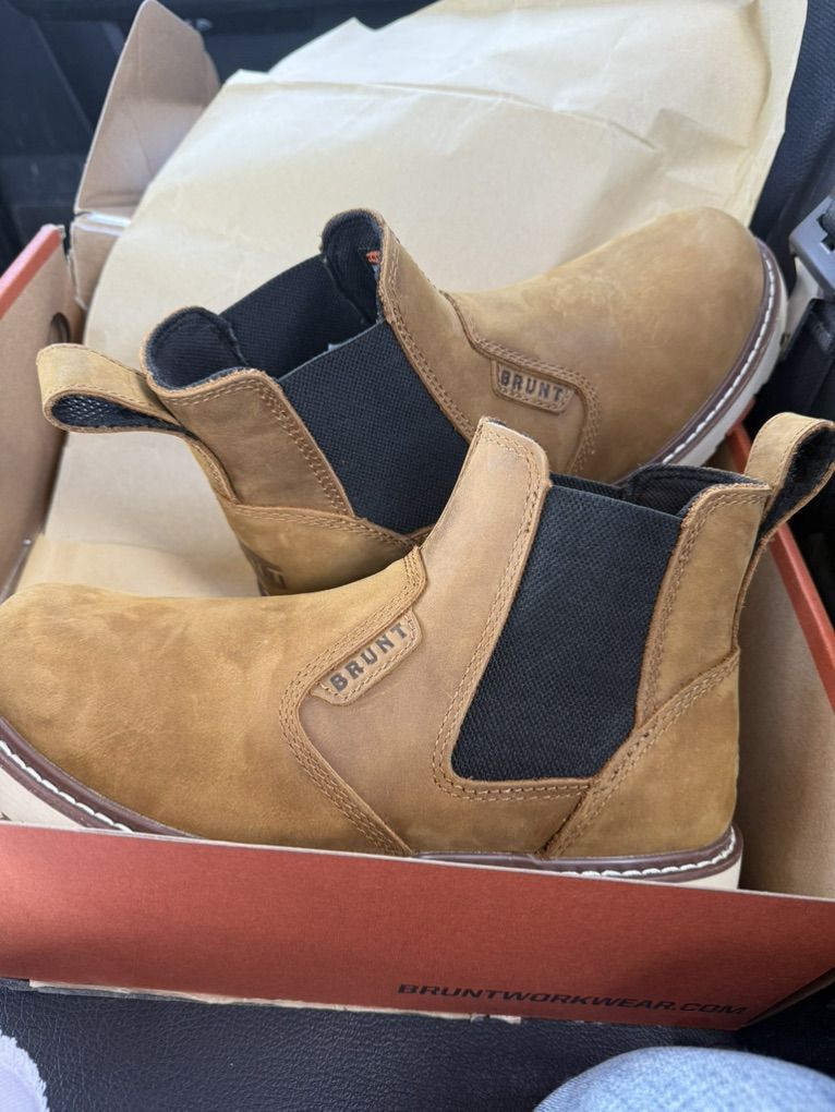 Brunt Slip on boots