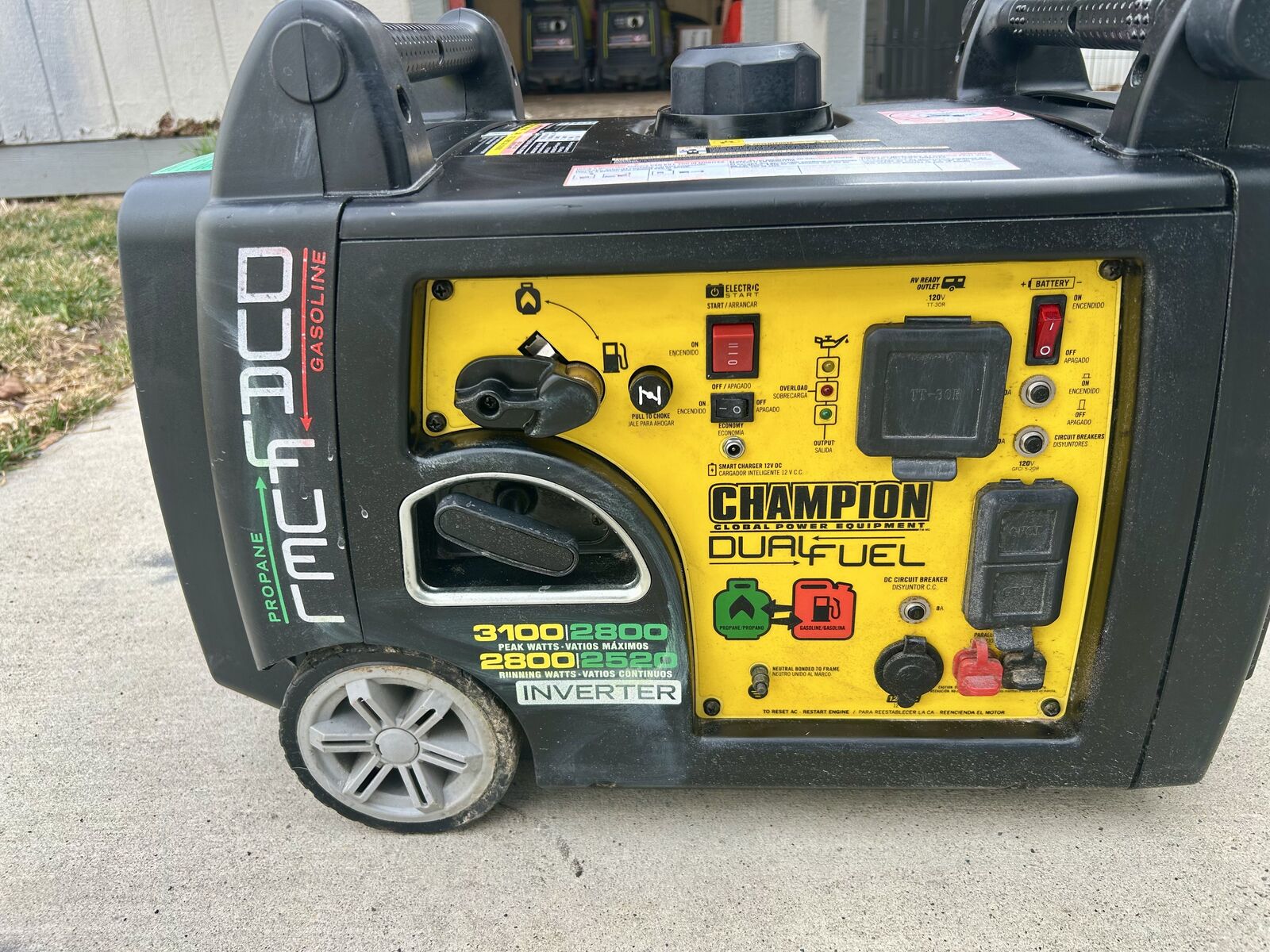 Champion Dual Fuel 3100 Watt Inverter Generator