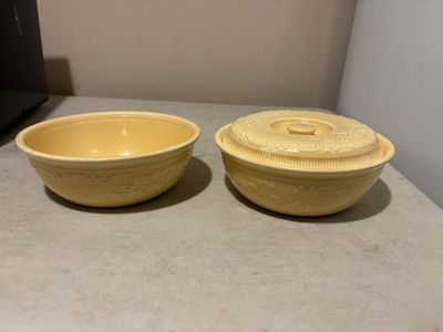 Vintage Oven Serve Yellow Bowl Set w/ Lid Retro Kitchenware