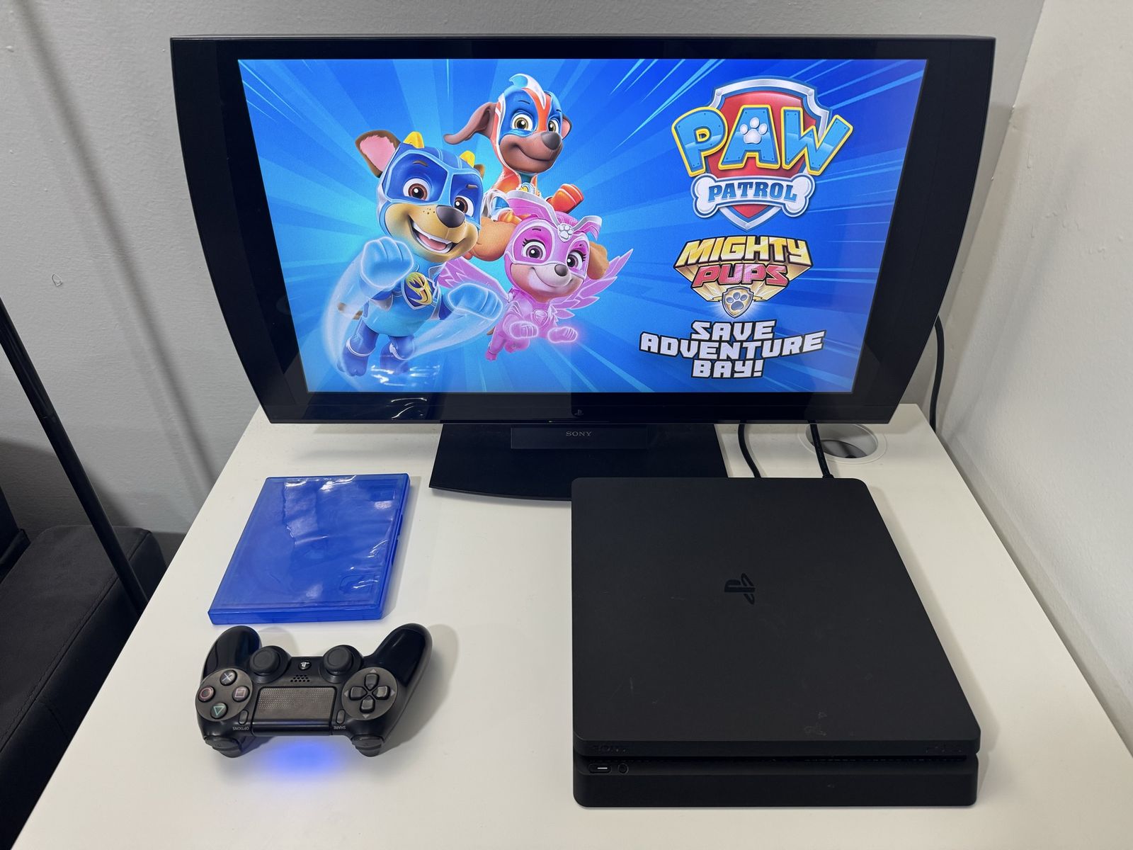 Ps4 / PlayStation 4 Slim 1Tb / Controller / Game / Cords
