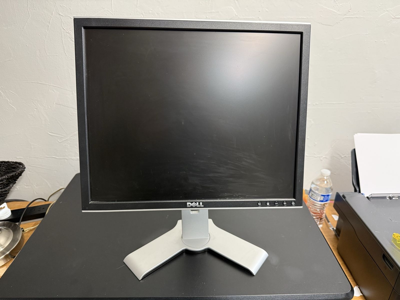 Dell 19” LCD Computer Monitor with Adjustable Stand - VGA DVI USB Ports
