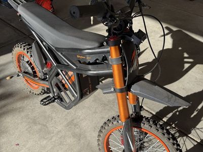 Electric Dirtbike GT54 Riding Times Like New