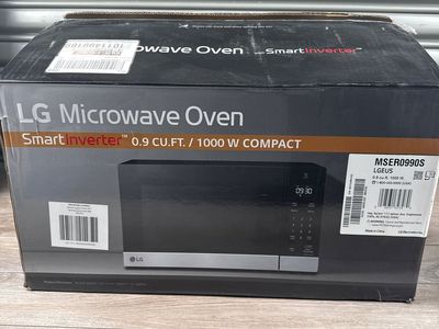 LG 0.9 cu. ft. NeoChef Countertop Microwave
