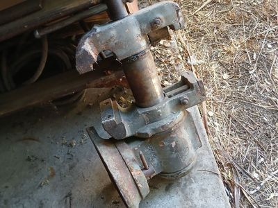Vintage heavy duty vise