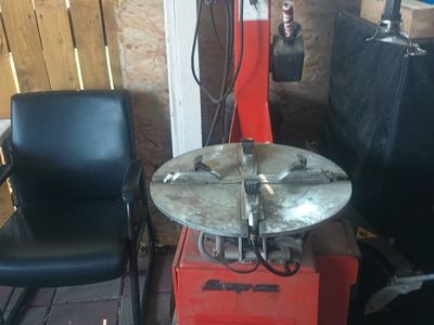 Snap On tire machine